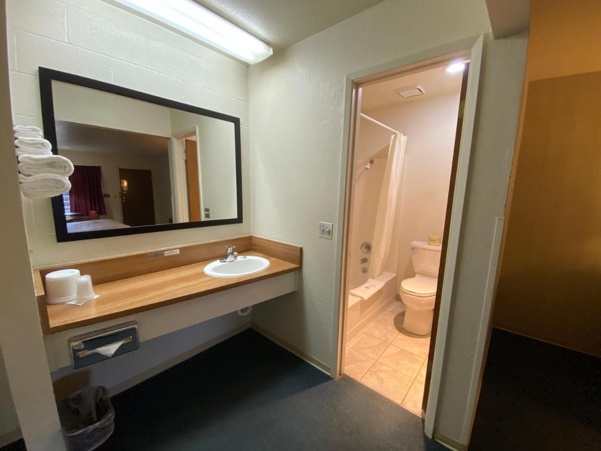 Orland Inn מראה חיצוני תמונה